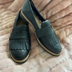 TOMS Women’s Black Fringe Loafers – Size 7.5 - Like New
